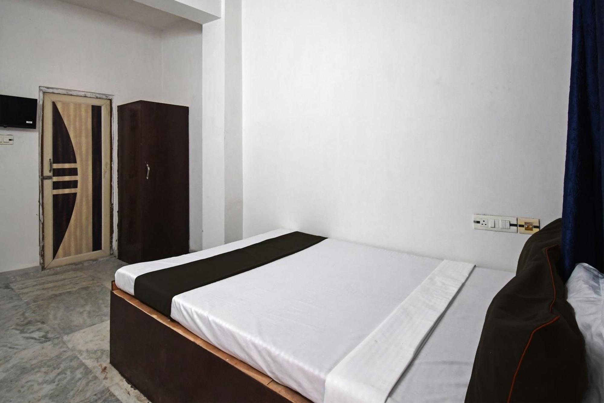 Oyo Hotel Chinar Park โกลกาตา ภายนอก รูปภาพ