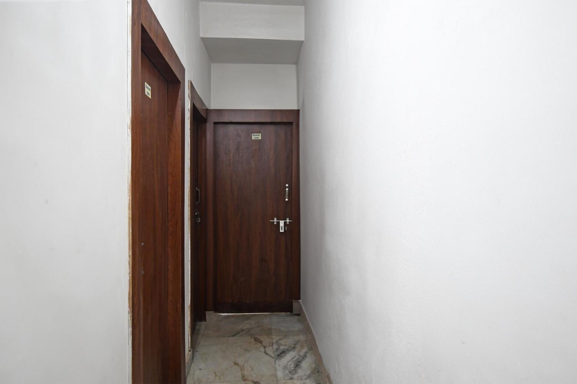 Oyo Hotel Chinar Park โกลกาตา ภายนอก รูปภาพ
