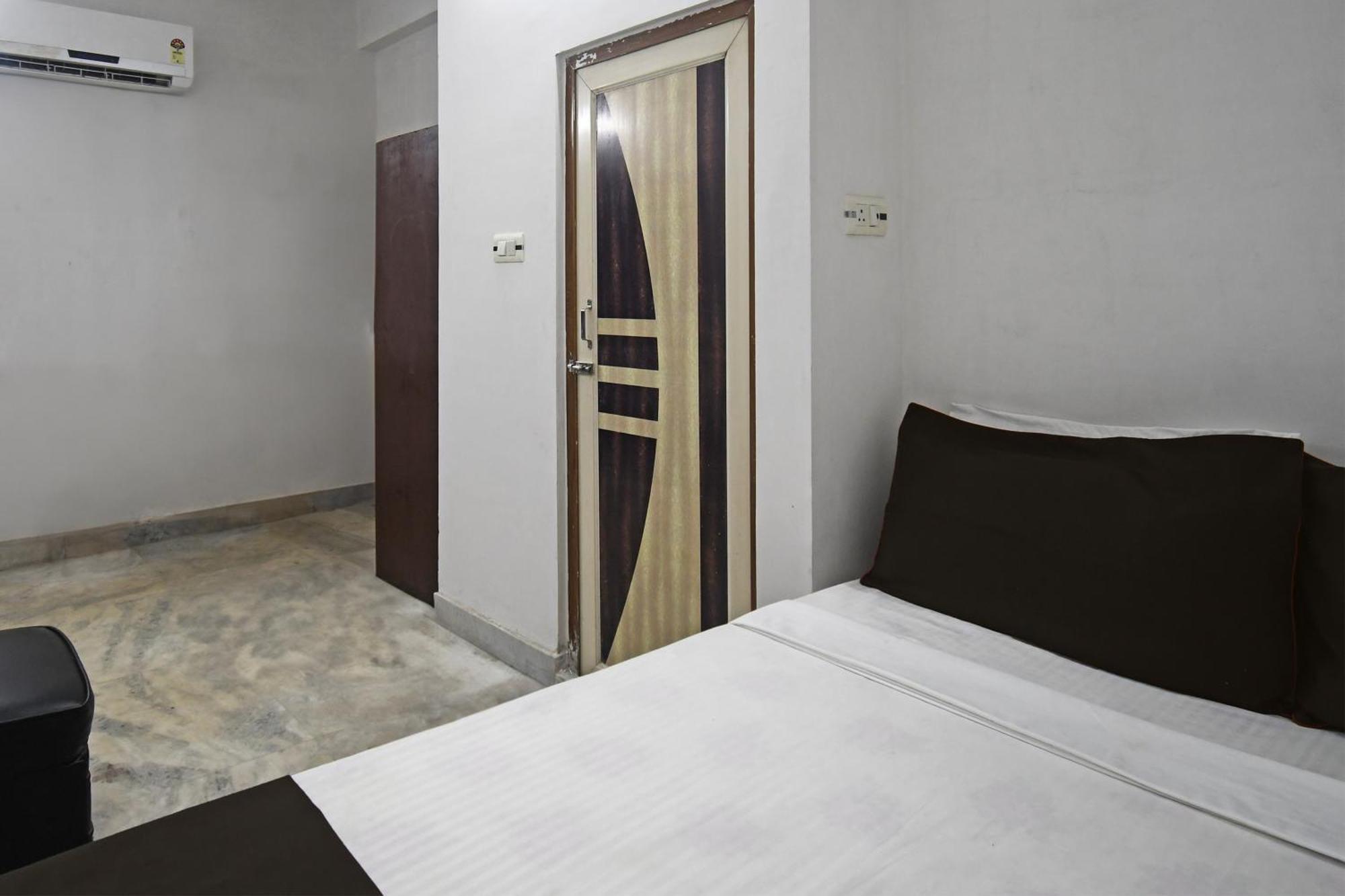 Oyo Hotel Chinar Park โกลกาตา ภายนอก รูปภาพ